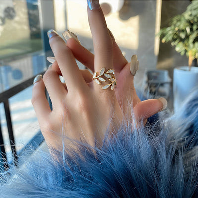 Mother-of-pearl White Leaves Alloy Ring